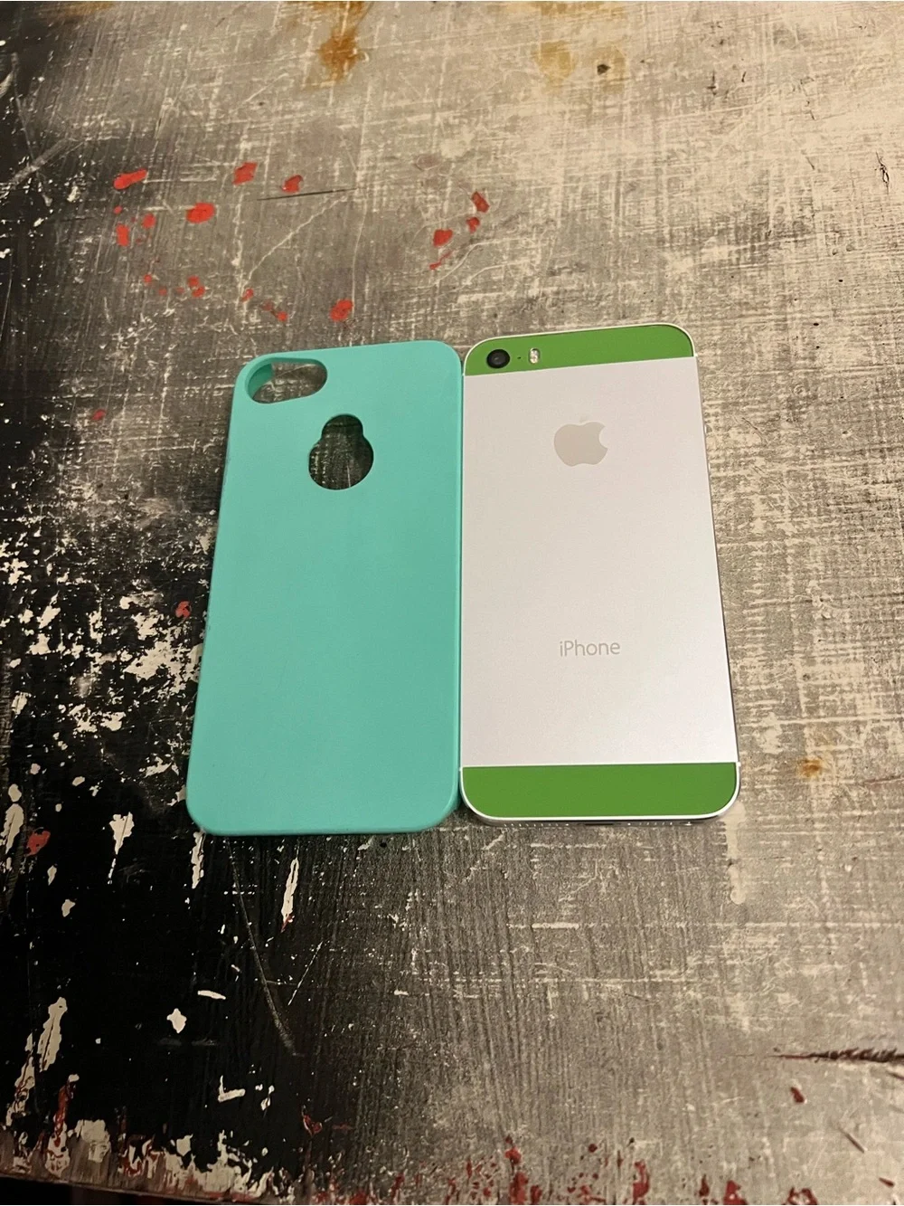 iPhone 5SE 32gb Factory Unlocked Custom Orange Mint Condition